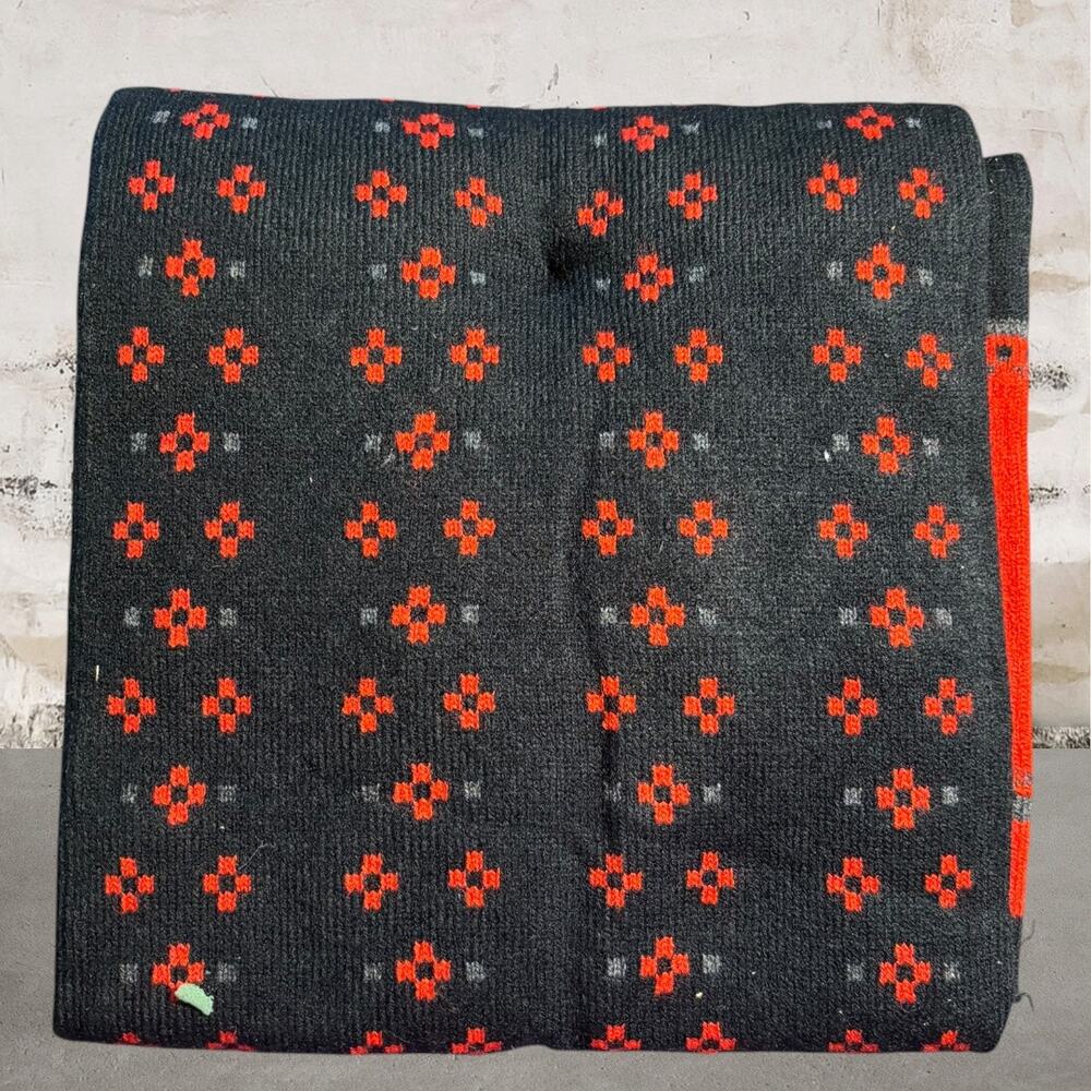 Disney BERSHIRE Mickey Mouse Black and Red Knit Scarf NWT - Picture 2 of 4